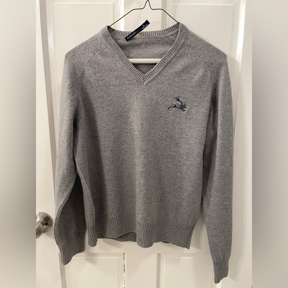 B. Draddy 100% Cashmere V Neck Sweater